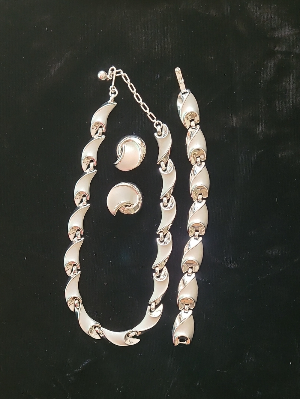 Signed Vintage Crown Trifari Silver-Tone 3 Piece Parure